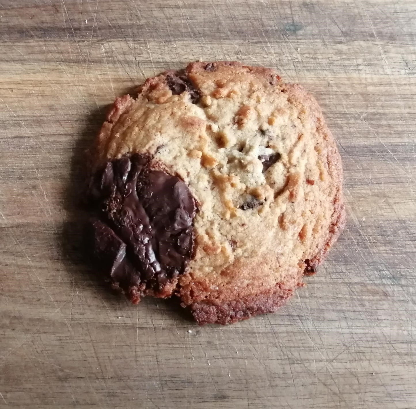 Dark chocolate & Miso cookies
